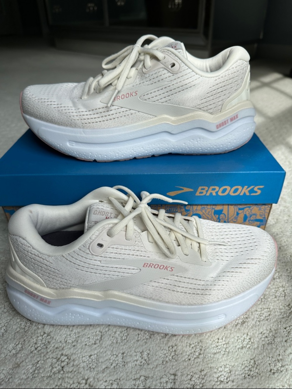 Brooks Ghost Max 2 Women's Running Shoes - Cream/White Size 8